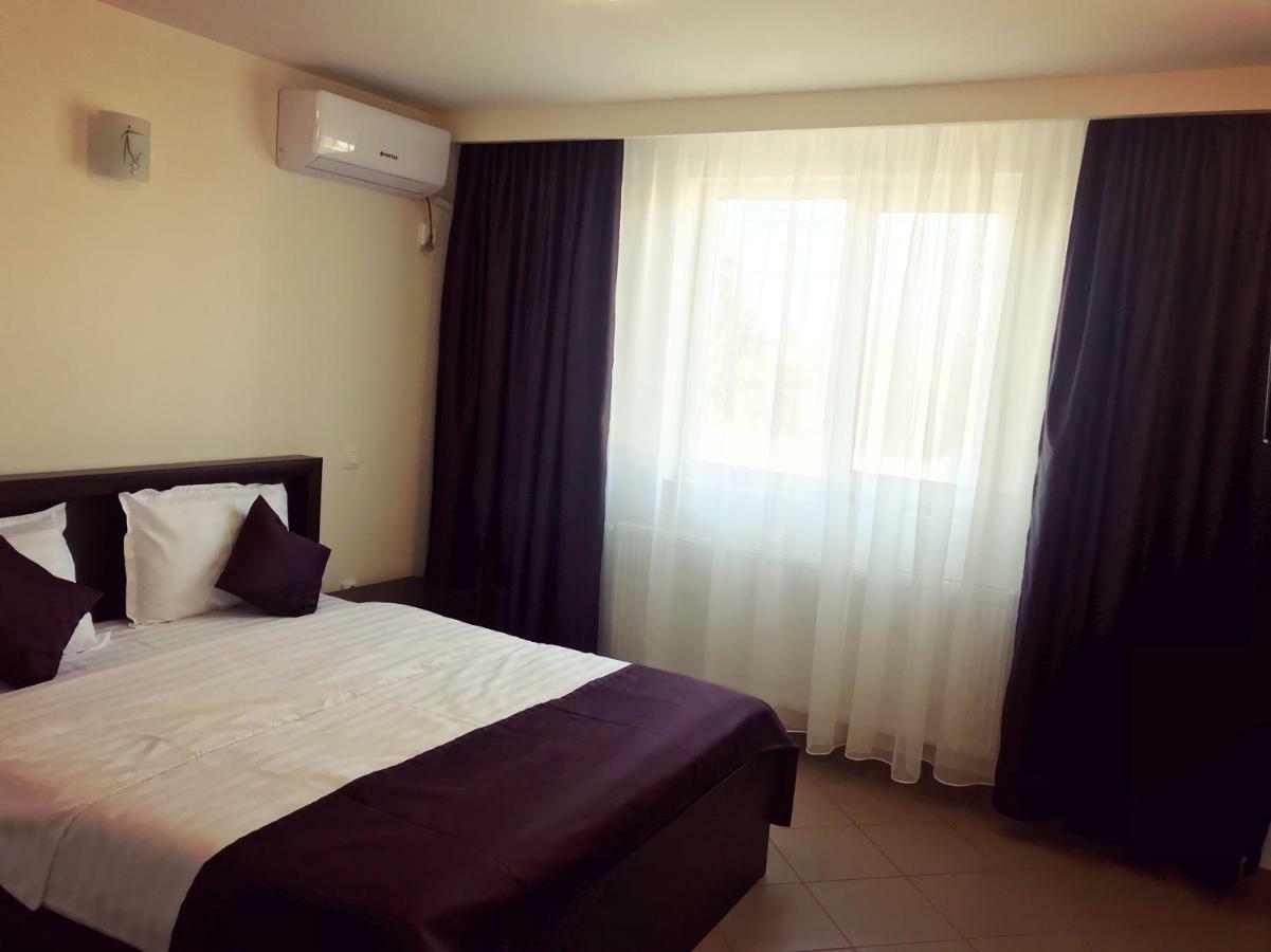 Casa Bucurr Hotel Afumati Ngoại thất bức ảnh