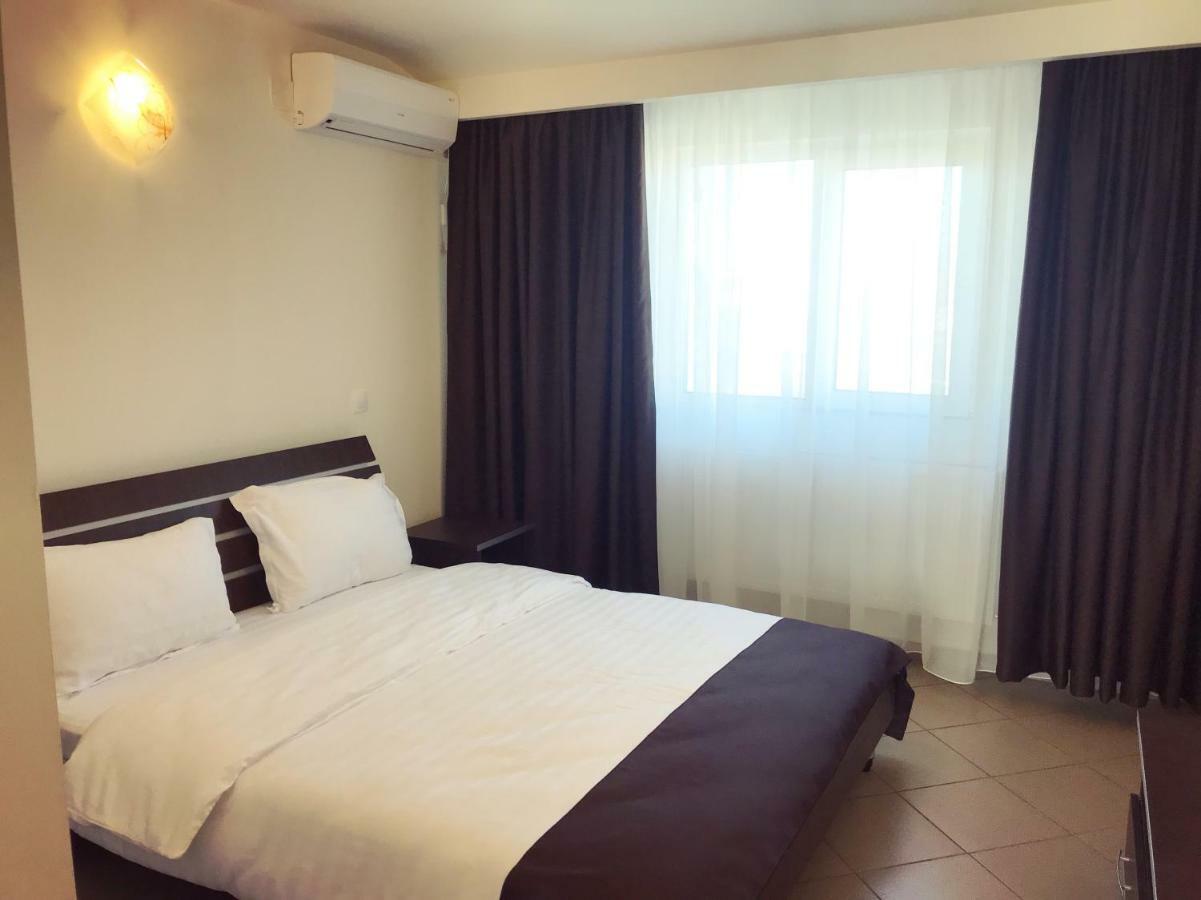 Casa Bucurr Hotel Afumati Ngoại thất bức ảnh