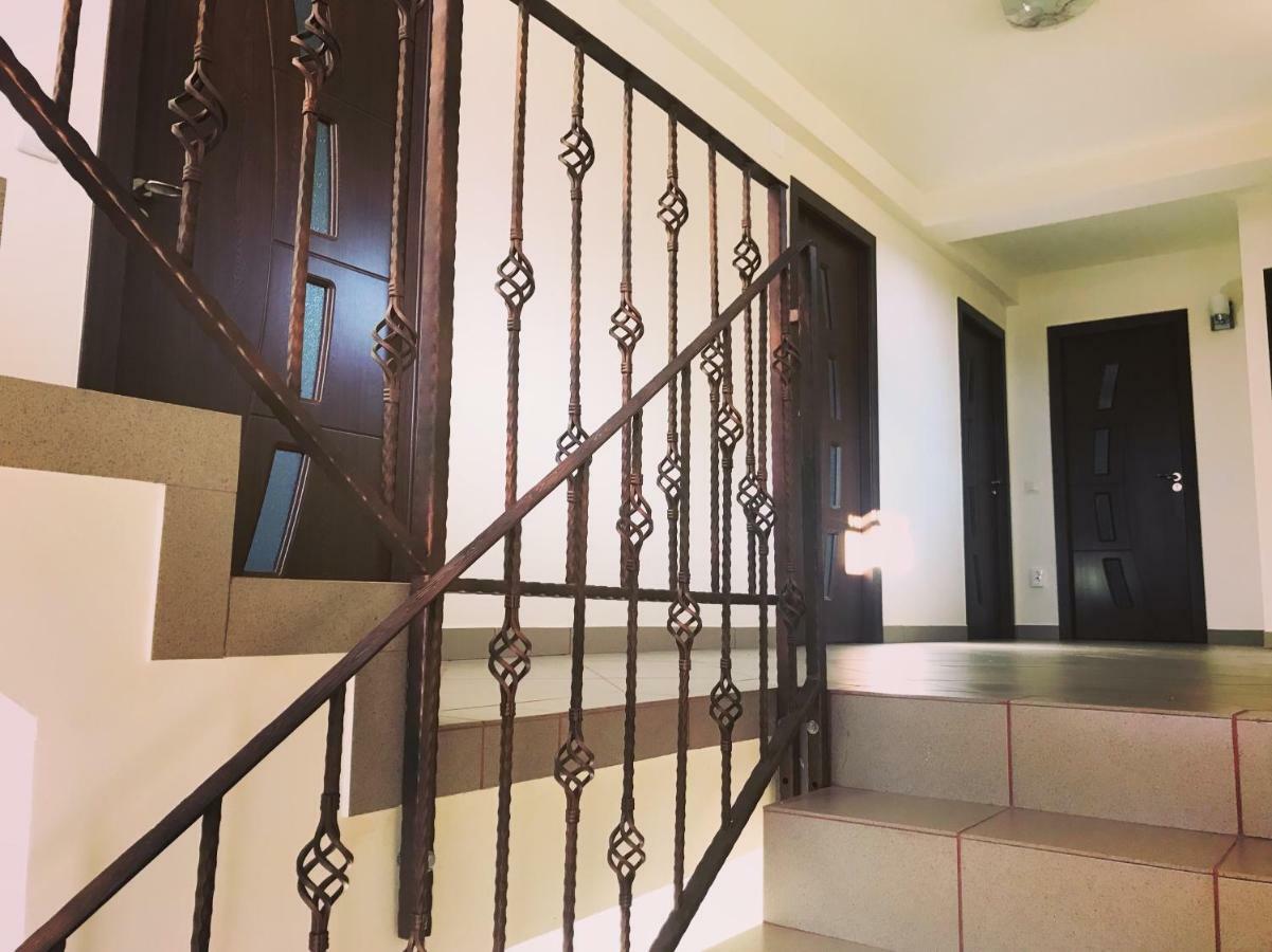 Casa Bucurr Hotel Afumati Ngoại thất bức ảnh