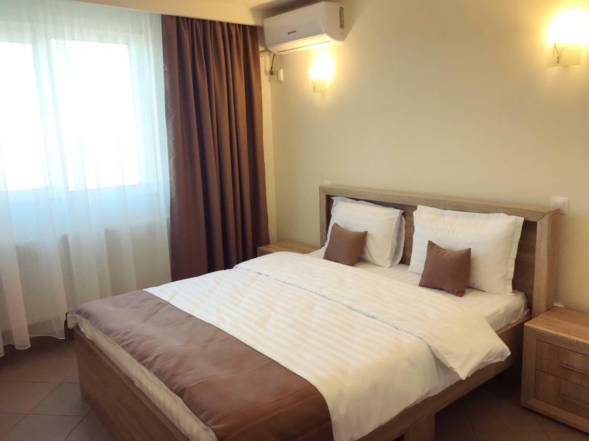 Casa Bucurr Hotel Afumati Ngoại thất bức ảnh
