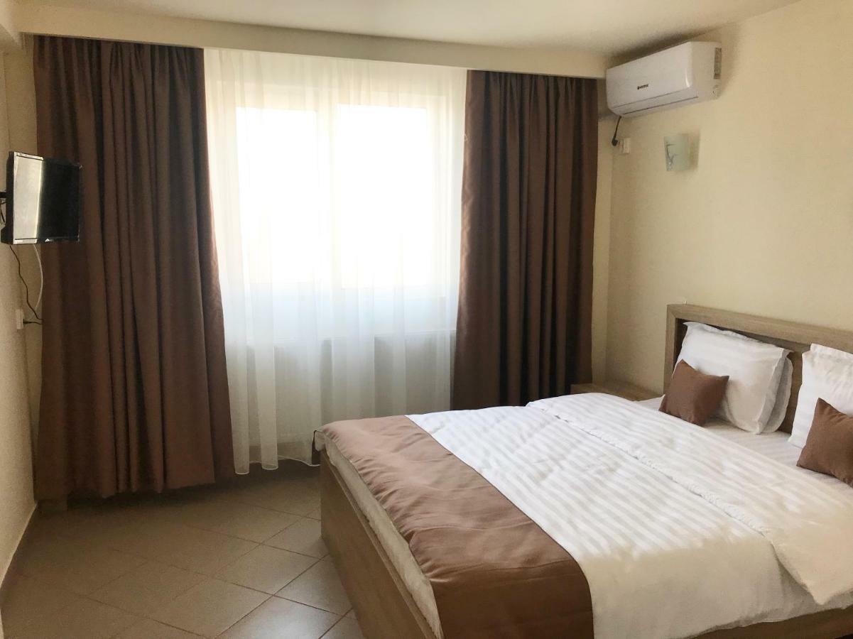 Casa Bucurr Hotel Afumati Ngoại thất bức ảnh